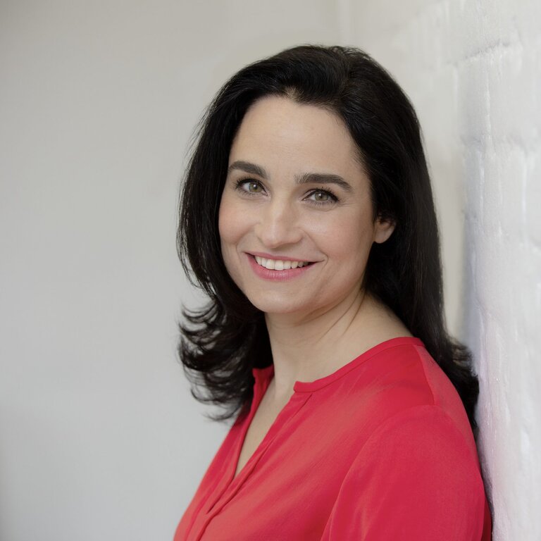 Porträt der Dermatologin Dr. Yael Adler | © Thomas Duffé