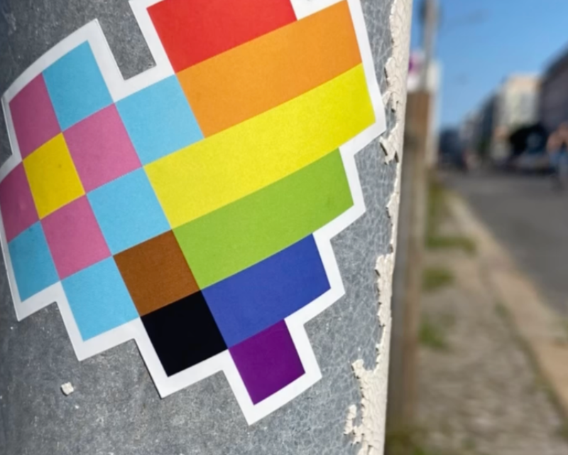 © Round Rainbow Design 