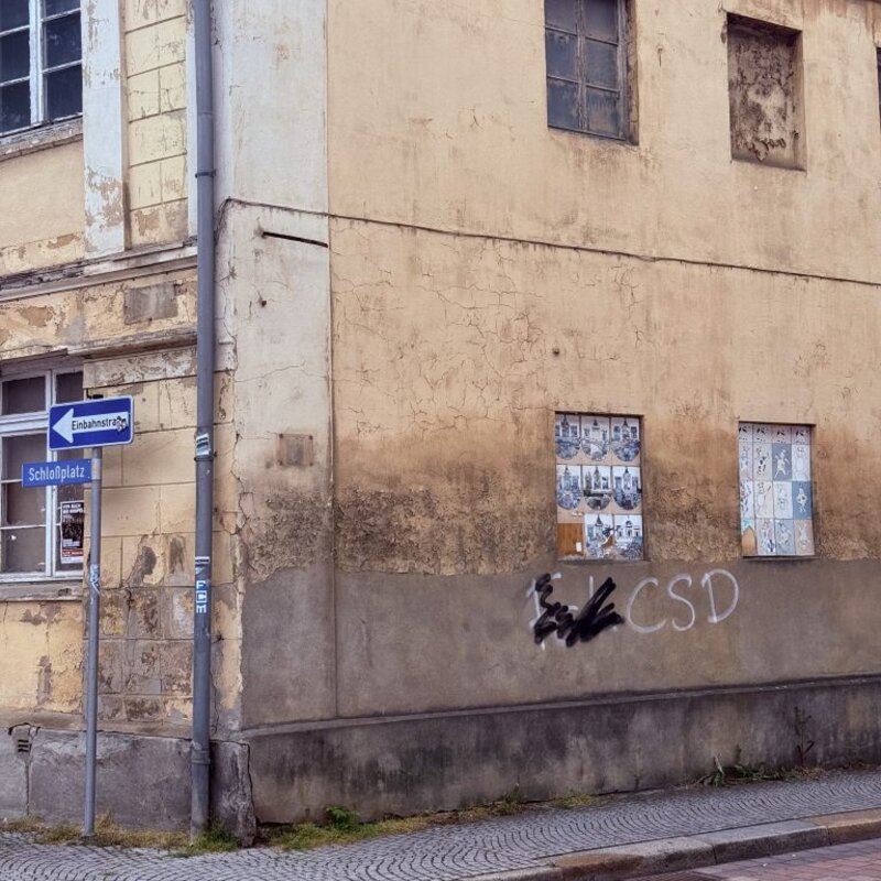 Ein Grafitti-Schriftzug auf dem "FCK CCD" steht. Das "FCK" wurde wieder übermalt. | © akh|EF