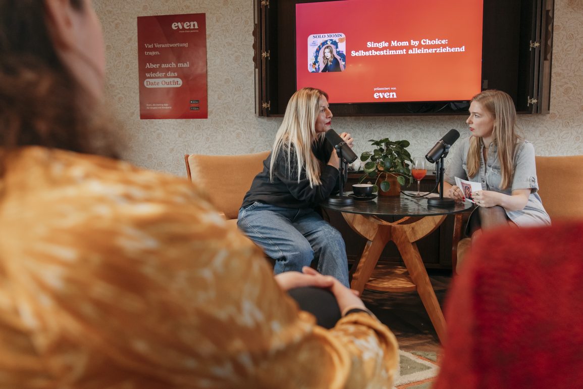 Podcast für Alleinerziehende: Anne Dittmann fordert mit „Solo Moms“ das ...