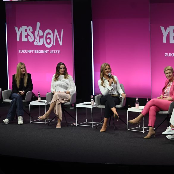 Prominente Panelist*innen teilen ihre Geschichte und machen anderen Krebspatient*innen Mut.